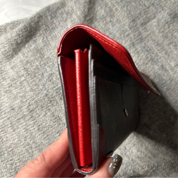 Sold! Louis Vuitton Sarah Wallet - Picture 6 of 9
